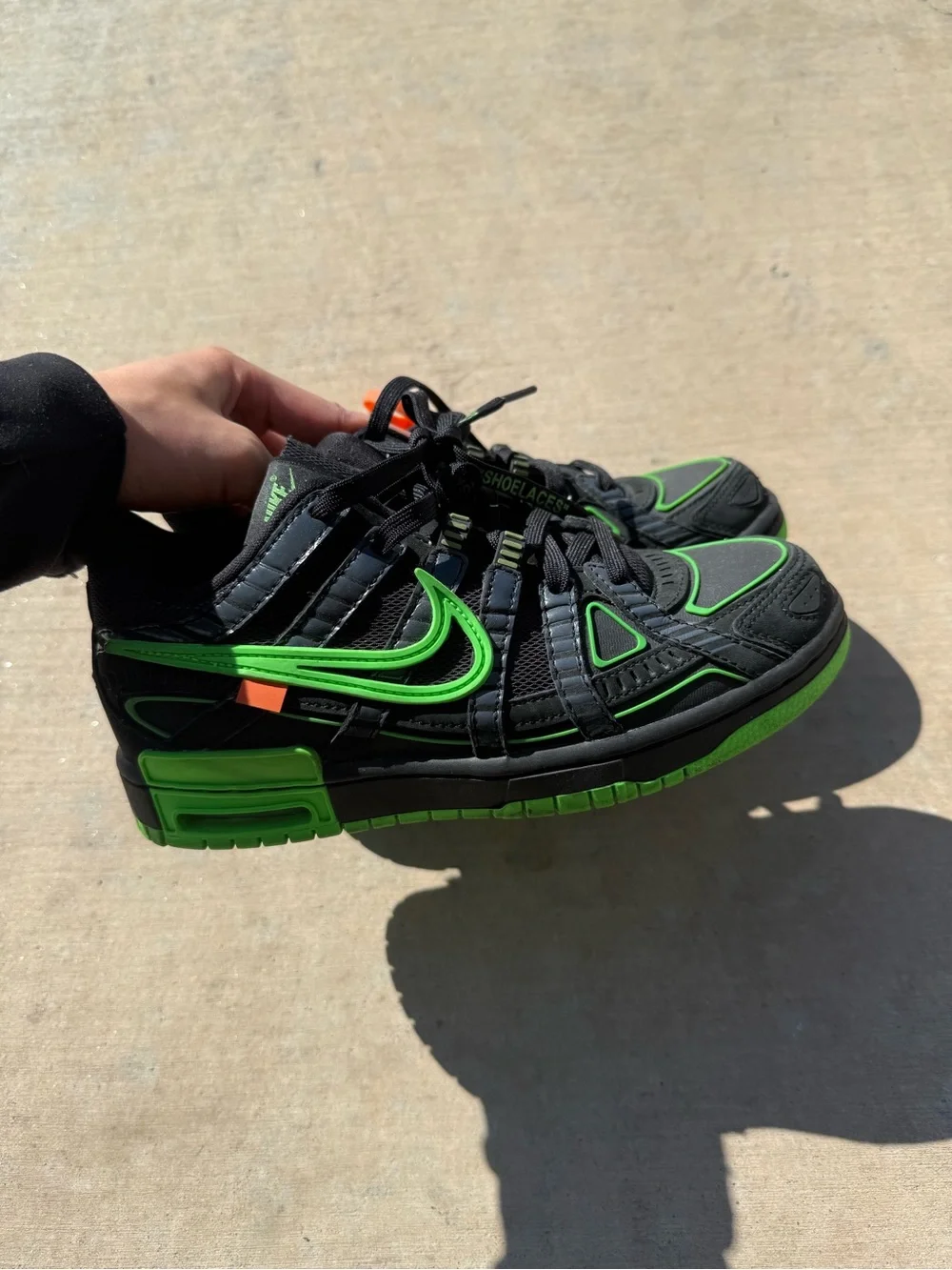 Nike Men's Black & Green Low-Top Sneakers